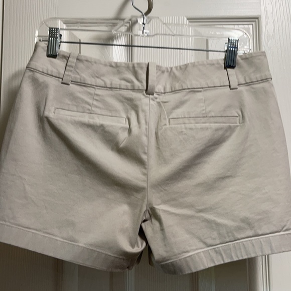 Ann Taylor City Shorts - Picture 2 of 6
